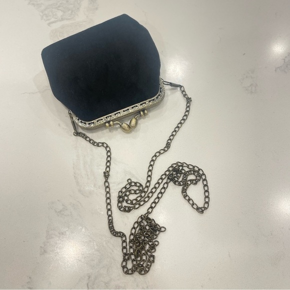 Brandy Melville Handbags - BRANDY MELVILLE Black Suede Mini Purse Crossbody Kiss Lock Chain Strap